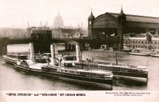 London London Bridge,paddle steamer